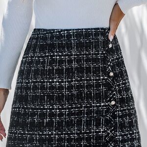 Cute fall mini shirt in black and white.